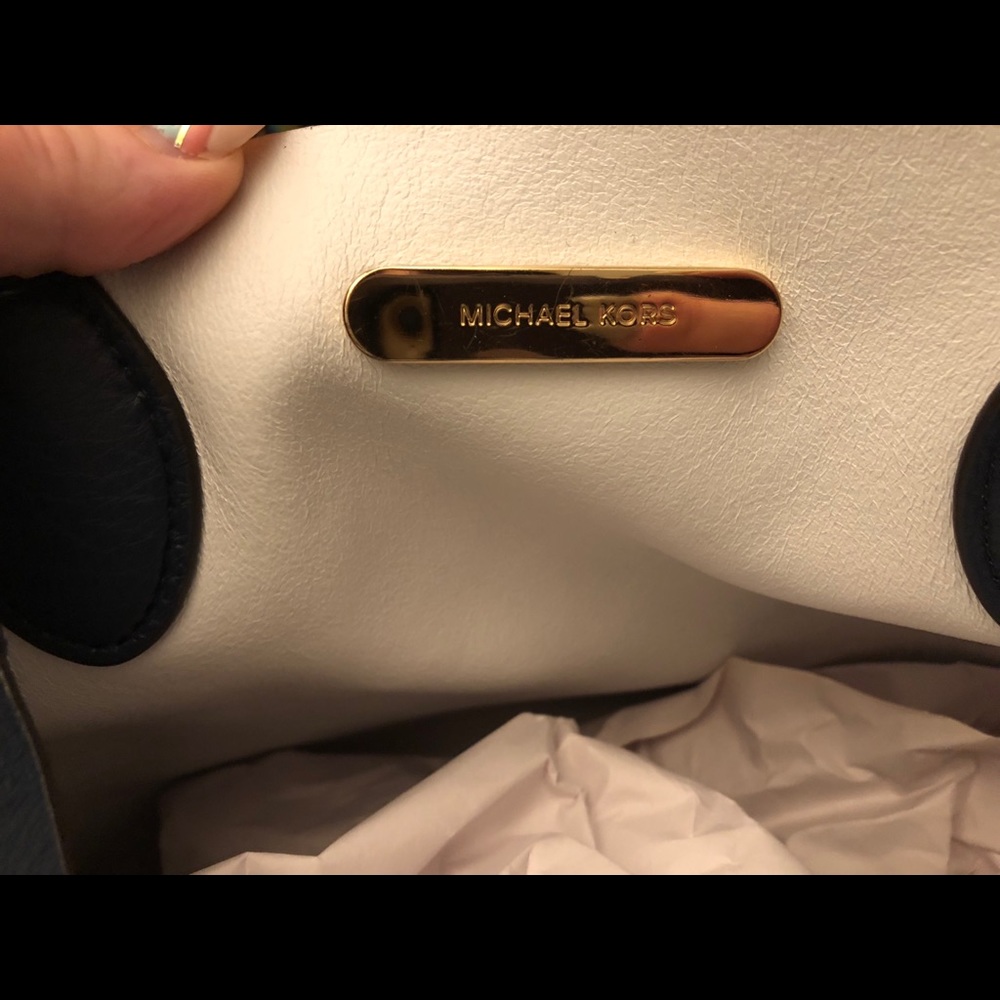 MK Michael Kors Leather Navy Blue Fulton Tote Bag - Picture 6 of 7